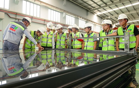BM Windows mang đến trải nghiệm thực tế cho sinh viên ngành xây dựng - Ảnh 2. BM Windows mang đến trải nghiệm thực tế cho sinh viên ngành xây dựng - Ảnh 2.