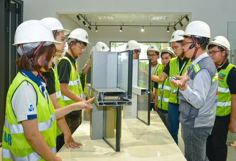BM Windows mang đến trải nghiệm thực tế cho sinh viên ngành xây dựng - Ảnh 3. BM Windows mang đến trải nghiệm thực tế cho sinh viên ngành xây dựng - Ảnh 3.