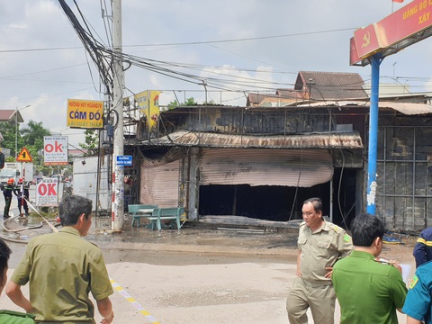 3 người chết cháy giữa ban ngày trong tiệm cầm đồ - Ảnh 1. 3 người chết cháy giữa ban ngày trong tiệm cầm đồ - Ảnh 1.