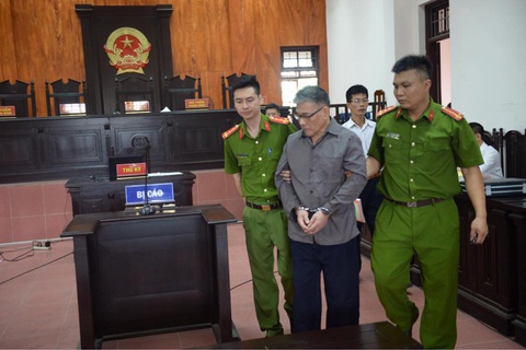 Anh trai truy sát cả nhà em gái lãnh án chung thân dù xin được chết - Ảnh 1. Anh trai truy sát cả nhà em gái lãnh án chung thân dù xin được chết - Ảnh 1.
