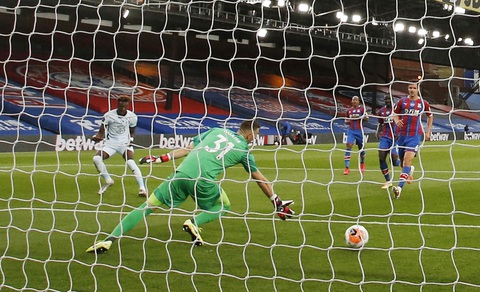 Chelsea thắng nghẹt thở Crystal Palace sau cuộc rượt đuổi tỉ số hấp dẫn - Ảnh 4. Chelsea thắng nghẹt thở Crystal Palace sau cuộc rượt đuổi tỉ số hấp dẫn - Ảnh 4.