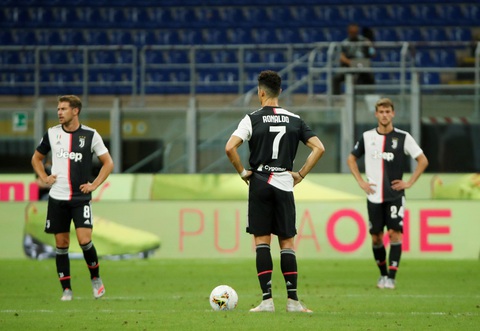 Ronaldo ghi bàn, Juventus vẫn thua ngược Milan dù dẫn trước 2-0 - Ảnh 5. Ronaldo ghi bàn, Juventus vẫn thua ngược Milan dù dẫn trước 2-0 - Ảnh 5.