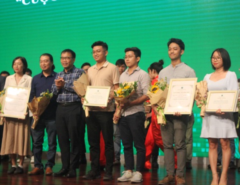 Thiết kế bệnh viện dã chiến tại sân Mỹ Đình, 2 sinh viên giành cú đúp giải thưởng - Ảnh 1. Thiết kế bệnh viện dã chiến tại sân Mỹ Đình, 2 sinh viên giành cú đúp giải thưởng - Ảnh 1.