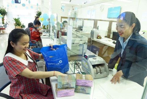 Giới đầu tư chi 385.000 tỉ đồng mua trái phiếu doanh nghiệp - Ảnh 1. Giới đầu tư chi 385.000 tỉ đồng mua trái phiếu doanh nghiệp - Ảnh 1.