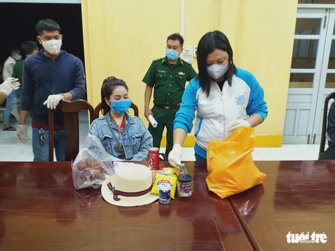 Bắt giữ 11 người nhập cảnh trái phép từ Campuchia về Việt Nam - Ảnh 3. Bắt giữ 11 người nhập cảnh trái phép từ Campuchia về Việt Nam - Ảnh 3.