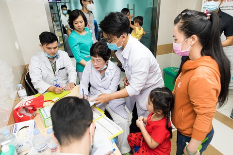 4 triệu Heo Vàng từ ví MoMo hỗ trợ 120 em mổ dị tật hàm mặt - Ảnh 1. 4 triệu Heo Vàng từ ví MoMo hỗ trợ 120 em mổ dị tật hàm mặt - Ảnh 1.