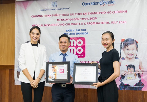 4 triệu Heo Vàng từ ví MoMo hỗ trợ 120 em mổ dị tật hàm mặt - Ảnh 2. 4 triệu Heo Vàng từ ví MoMo hỗ trợ 120 em mổ dị tật hàm mặt - Ảnh 2.