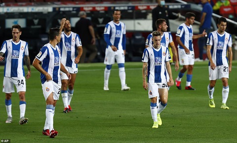 Suarez ghi bàn duy nhất, Barcelona tiễn ‘hàng xóm’ Espanyol xuống hạng - Ảnh 4. Suarez ghi bàn duy nhất, Barcelona tiễn ‘hàng xóm’ Espanyol xuống hạng - Ảnh 4.