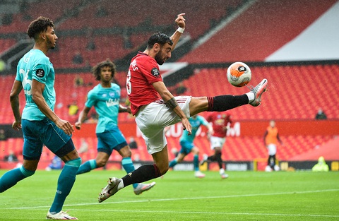 Quỷ đỏ thăng hoa băng băng vào top 4, có cơ hội giành Europa League và cúp FA - Ảnh 1. Quỷ đỏ thăng hoa băng băng vào top 4, có cơ hội giành Europa League và cúp FA - Ảnh 1.