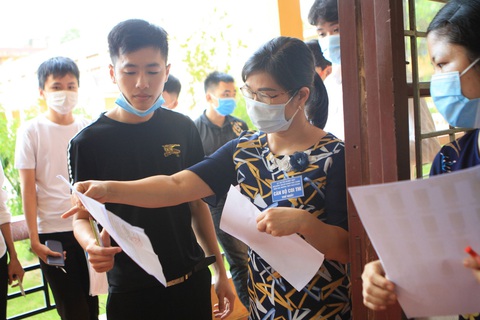 Sáng nay 10-8, thí sinh thi bài thi khoa học tự nhiên và khoa học xã hội - Ảnh 2. Sáng nay 10-8, thí sinh thi bài thi khoa học tự nhiên và khoa học xã hội - Ảnh 2.
