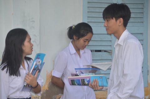 Mổ ruột thừa được 2 ngày, thí sinh Khmer quyết không bỏ lỡ kỳ thi - Ảnh 2. Mổ ruột thừa được 2 ngày, thí sinh Khmer quyết không bỏ lỡ kỳ thi - Ảnh 2.