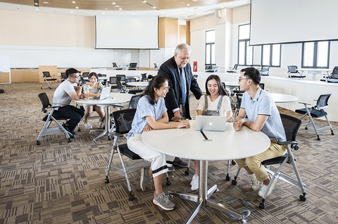 Hiệu trưởng trường Đại học VinUni: Việt Nam có thể trở thành điểm đến của sinh viên các nước - Ảnh 2. Hiệu trưởng trường Đại học VinUni: Việt Nam có thể trở thành điểm đến của sinh viên các nước - Ảnh 2.