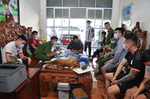 Phá đường dây cá độ bóng đá ngàn tỉ tại Hải Dương - Ảnh 1. Phá đường dây cá độ bóng đá ngàn tỉ tại Hải Dương - Ảnh 1.