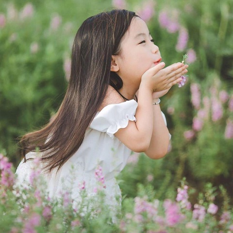 Sinh con gái - hái niềm vui - Ảnh 1. Sinh con gái - hái niềm vui - Ảnh 1.