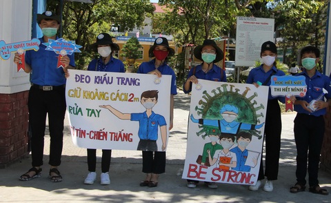 Đại học ơi ta đến đây và những kiểu cổ vũ thí sinh cực dễ thương - Ảnh 11. Đại học ơi ta đến đây và những kiểu cổ vũ thí sinh cực dễ thương - Ảnh 11.