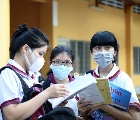 Đề thi tốt nghiệp THPT nhẹ nhàng, điểm chuẩn sẽ tăng? - Ảnh 2. Đề thi tốt nghiệp THPT nhẹ nhàng, điểm chuẩn sẽ tăng? - Ảnh 2.