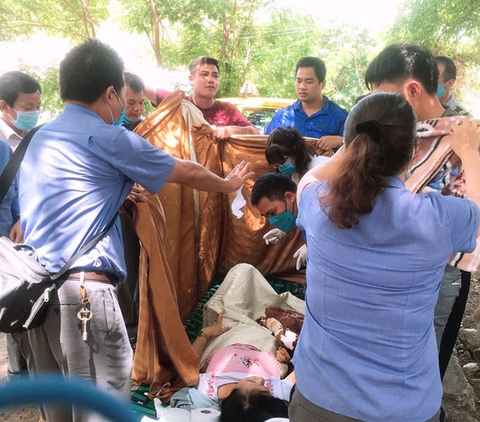 Hành khách và tổ tàu SE8 người che chắn, người hỗ trợ sản phụ sinh em bé - Ảnh 1. Hành khách và tổ tàu SE8 người che chắn, người hỗ trợ sản phụ sinh em bé - Ảnh 1.