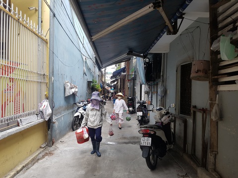 Đi chợ tem phiếu sáng nay ở Đà Nẵng - Ảnh 3. Đi chợ tem phiếu sáng nay ở Đà Nẵng - Ảnh 3.