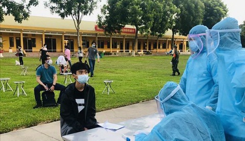Thêm chuyến bay đưa 340 người Việt ở Mỹ về nước - Ảnh 1. Thêm chuyến bay đưa 340 người Việt ở Mỹ về nước - Ảnh 1.