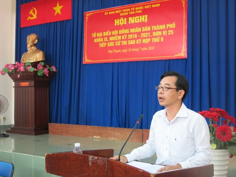 Ông Phạm Minh Mẫn giữ chức chủ tịch UBND quận Tân Phú - Ảnh 1. Ông Phạm Minh Mẫn giữ chức chủ tịch UBND quận Tân Phú - Ảnh 1.