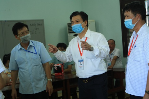 Những hình ảnh khởi động ngày đầu chấm thi tốt nghiệp THPT 2020 - Ảnh 6. Những hình ảnh khởi động ngày đầu chấm thi tốt nghiệp THPT 2020 - Ảnh 6.