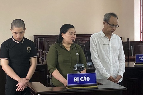 Tìm được người đi biển, cho sử dụng ma túy miễn phí - Ảnh 1. Tìm được người đi biển, cho sử dụng ma túy miễn phí - Ảnh 1.