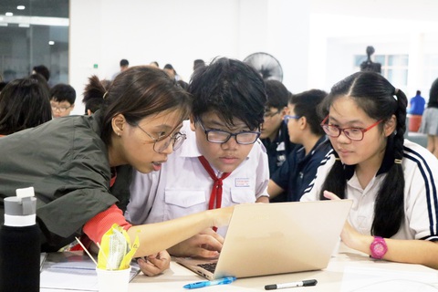 Nhiều hình thức dạy học trực tuyến sẽ được áp dụng trong năm học mới - Ảnh 1. Nhiều hình thức dạy học trực tuyến sẽ được áp dụng trong năm học mới - Ảnh 1.