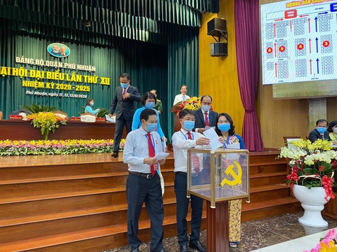Ông Phạm Hồng Sơn tái đắc cử bí thư Quận ủy quận Phú Nhuận - Ảnh 2. Ông Phạm Hồng Sơn tái đắc cử bí thư Quận ủy quận Phú Nhuận - Ảnh 2.