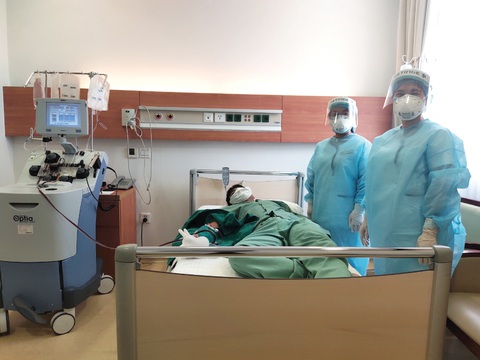 Việt Nam trong cuộc chiến chống COVID-19: Hi vọng từ huyết tương - Ảnh 1. Việt Nam trong cuộc chiến chống COVID-19: Hi vọng từ huyết tương - Ảnh 1.