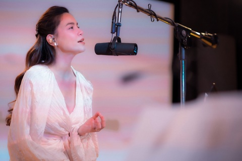 Hồ Ngọc Hà tung ca khúc mở màn Love songs 2020 trên NhacCuaTui - Ảnh 2. Hồ Ngọc Hà tung ca khúc mở màn Love songs 2020 trên NhacCuaTui - Ảnh 2.