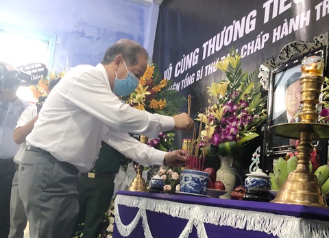 Dân làng Rồng xứ Huế lập bàn thờ nguyên Tổng bí thư Lê Khả Phiêu - Ảnh 1. Dân làng Rồng xứ Huế lập bàn thờ nguyên Tổng bí thư Lê Khả Phiêu - Ảnh 1.