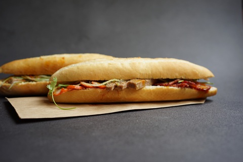 Bánh mì chảo: món lạ trong ký ức vị giác Hà Nội - Ảnh 1. Bánh mì chảo: món lạ trong ký ức vị giác Hà Nội - Ảnh 1.