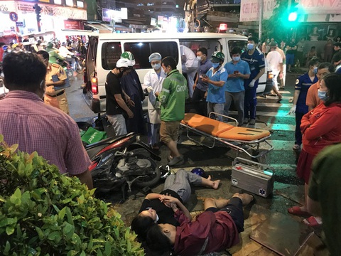 Vụ ôtô húc hàng loạt xe máy: nữ tài xế đi không đúng phần đường - Ảnh 1. Vụ ôtô húc hàng loạt xe máy: nữ tài xế đi không đúng phần đường - Ảnh 1.