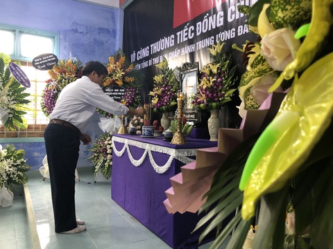 Dân làng Rồng xứ Huế lập bàn thờ nguyên Tổng bí thư Lê Khả Phiêu - Ảnh 2. Dân làng Rồng xứ Huế lập bàn thờ nguyên Tổng bí thư Lê Khả Phiêu - Ảnh 2.