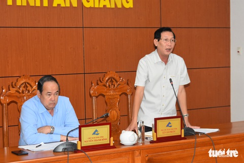 An Giang: phạt người không đeo khẩu trang khi ra đường - Ảnh 1. An Giang: phạt người không đeo khẩu trang khi ra đường - Ảnh 1.