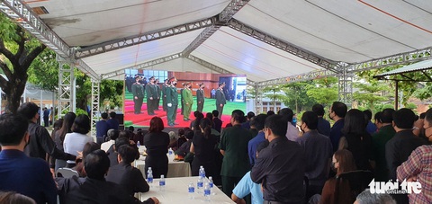 Hai ngày quốc tang, tưởng nhớ và tiễn biệt nguyên Tổng bí thư Lê Khả Phiêu - Ảnh 29. Hai ngày quốc tang, tưởng nhớ và tiễn biệt nguyên Tổng bí thư Lê Khả Phiêu - Ảnh 29.