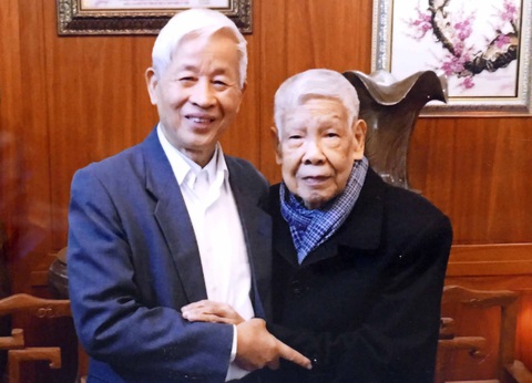 Nguyên Tổng bí thư Lê Khả Phiêu gần dân, giản dị theo gương Bác - Ảnh 1. Nguyên Tổng bí thư Lê Khả Phiêu gần dân, giản dị theo gương Bác - Ảnh 1.