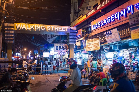 Philippines bắt 7 người Trung Quốc, giải cứu 2 phụ nữ Việt bị ép bán dâm - Ảnh 1. Philippines bắt 7 người Trung Quốc, giải cứu 2 phụ nữ Việt bị ép bán dâm - Ảnh 1.