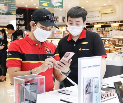 Phượt thủ Trần Đặng Đăng Khoa trải nghiệm Note20 tại FPT Shop - Ảnh 1. Phượt thủ Trần Đặng Đăng Khoa trải nghiệm Note20 tại FPT Shop - Ảnh 1.