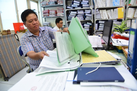 Chủ đầu tư chậm làm thủ tục cấp giấy hồng bị đề xuất phạt gần 1 tỉ đồng - Ảnh 1. Chủ đầu tư chậm làm thủ tục cấp giấy hồng bị đề xuất phạt gần 1 tỉ đồng - Ảnh 1.