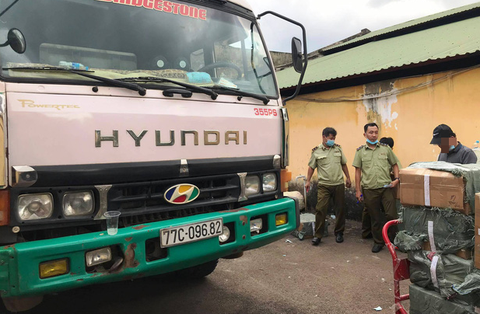 Xe tải chở nồi cơm điện, màn hình máy tính lậu từ Tây Ninh về Sài Gòn - Ảnh 1. Xe tải chở nồi cơm điện, màn hình máy tính lậu từ Tây Ninh về Sài Gòn - Ảnh 1.
