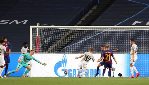 Messi lại vuốt mặt và những khoảnh khắc ấn tượng trận Bayern vùi dập Barca - Ảnh 10. Messi lại vuốt mặt và những khoảnh khắc ấn tượng trận Bayern vùi dập Barca - Ảnh 10.