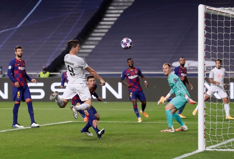 Messi lại vuốt mặt và những khoảnh khắc ấn tượng trận Bayern vùi dập Barca - Ảnh 14. Messi lại vuốt mặt và những khoảnh khắc ấn tượng trận Bayern vùi dập Barca - Ảnh 14.