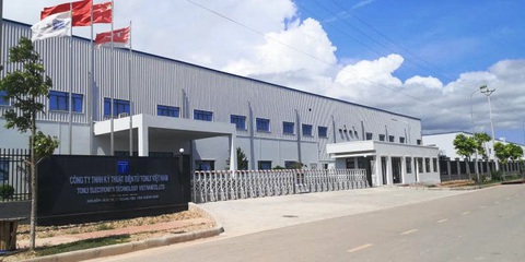 Công nhân ngất xỉu, khó thở khi làm trong nhà máy điện tử - Ảnh 1. Công nhân ngất xỉu, khó thở khi làm trong nhà máy điện tử - Ảnh 1.