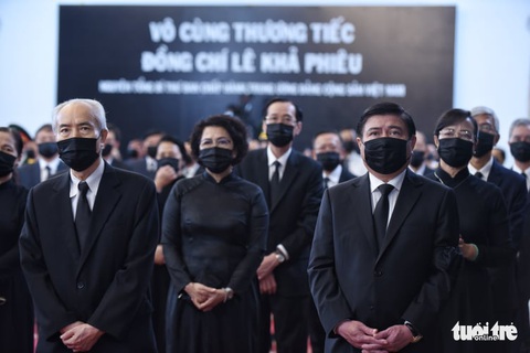 Tiễn đưa nguyên Tổng bí thư Lê Khả Phiêu về miền cao xanh - Ảnh 8. Tiễn đưa nguyên Tổng bí thư Lê Khả Phiêu về miền cao xanh - Ảnh 8.