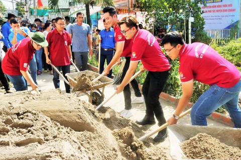 Mùa tình nguyện đặc biệt: Vừa phòng dịch, vừa hoàn thành chiến dịch - Ảnh 1. Mùa tình nguyện đặc biệt: Vừa phòng dịch, vừa hoàn thành chiến dịch - Ảnh 1.