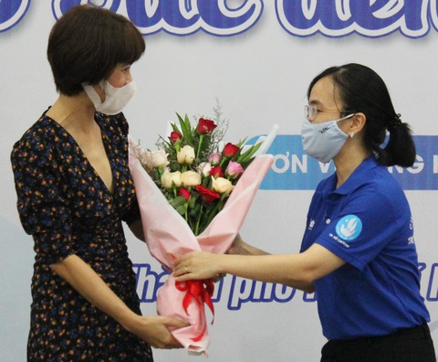 Gần 7 tỉ bước chân đồng hành ‘Tiếp sức đến trường’ - Ảnh 12. Gần 7 tỉ bước chân đồng hành ‘Tiếp sức đến trường’ - Ảnh 12.