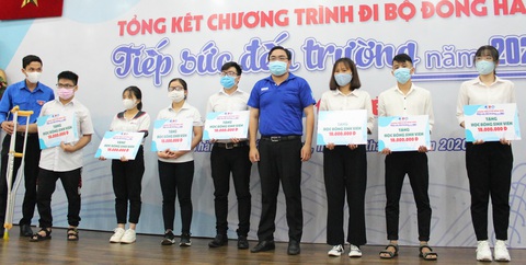 Gần 7 tỉ bước chân đồng hành ‘Tiếp sức đến trường’ - Ảnh 9. Gần 7 tỉ bước chân đồng hành ‘Tiếp sức đến trường’ - Ảnh 9.