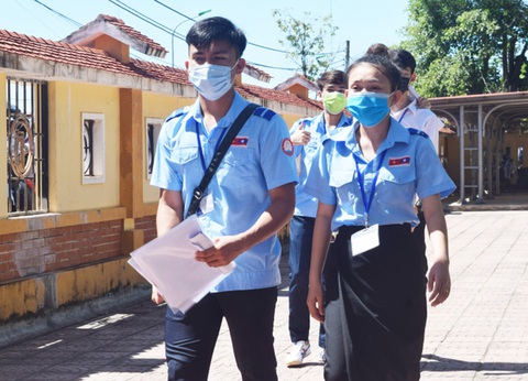 Quảng Bình xét nghiệm COVID-19 cho học sinh, sinh viên Lào - Ảnh 1. Quảng Bình xét nghiệm COVID-19 cho học sinh, sinh viên Lào - Ảnh 1.