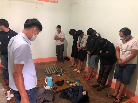 Khởi tố nhóm đi xe hơi trộm chó, sẵn sàng đánh trả chủ nhà - Ảnh 1. Khởi tố nhóm đi xe hơi trộm chó, sẵn sàng đánh trả chủ nhà - Ảnh 1.